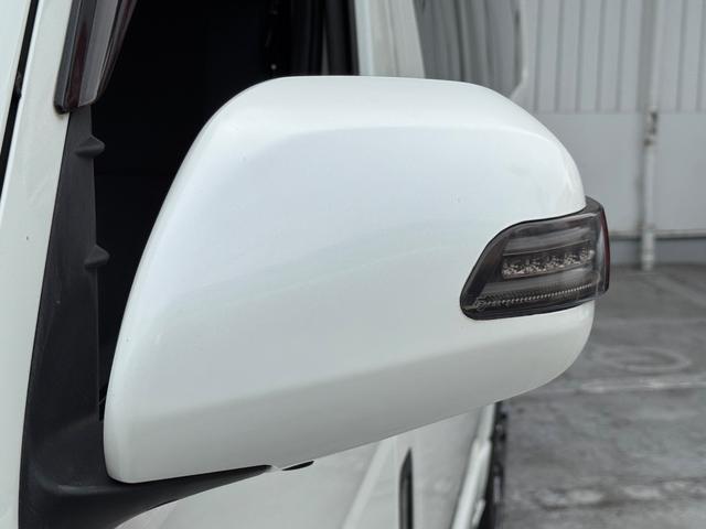 ハイエースバン スーパーＧＬ　ダークプライム　ディーゼル車／フルエアロ／ＥＳＳＥＸ／１８ＡＷ／／ローダウン／ＣＲＳバッドフェイスボンネット／８インチナビ／ＥＴＣ／バックカメラ／４１５コブラ／フロントスポイラー／ハイエース／カスタム／中古ハイエース（29枚目）