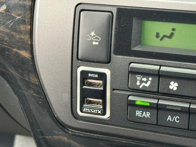 ハイエースバン スーパーＧＬ　ダークプライム　ディーゼル車／フルエアロ／ＥＳＳＥＸ／１８ＡＷ／／ローダウン／ＣＲＳバッドフェイスボンネット／８インチナビ／ＥＴＣ／バックカメラ／４１５コブラ／フロントスポイラー／ハイエース／カスタム／中古ハイエース（41枚目）