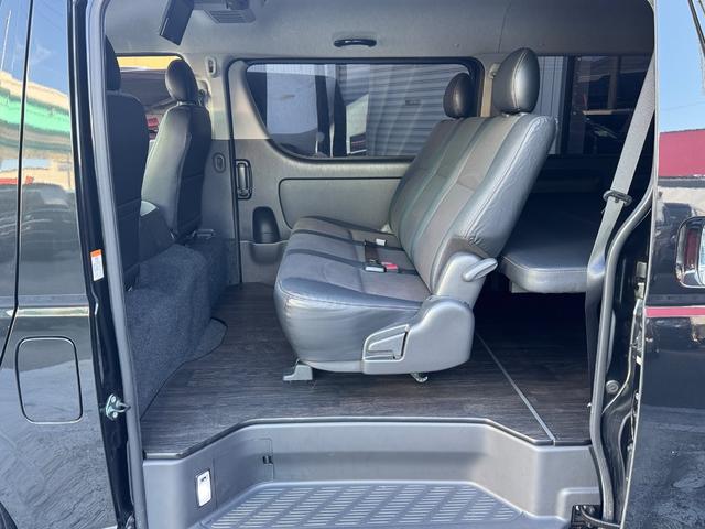 ハイエースバン スーパーＧＬ　ダークプライム　ディーゼル／フルエアロ／ローダウン／玄武／ショック／リアスポイラー／ＥＳＳＥＸ／ＥＷ－１８／ベッドキット／フローリングパネル／ヴァレンティ／シグマ／ＬＥＤテールランプ／インテリアパネル／中古ハイエース（8枚目）