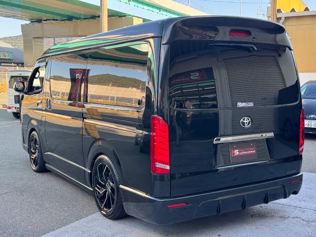 ハイエースバン スーパーＧＬ　ダークプライム　ディーゼル／フルエアロ／ローダウン／玄武／ショック／リアスポイラー／ＥＳＳＥＸ／ＥＷ－１８／ベッドキット／フローリングパネル／ヴァレンティ／シグマ／ＬＥＤテールランプ／インテリアパネル／中古ハイエース（26枚目）