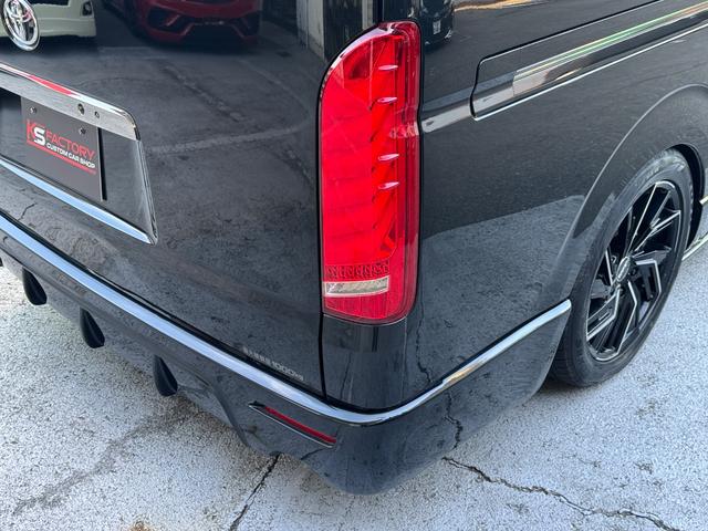 ハイエースバン スーパーＧＬ　ダークプライム　ディーゼル／フルエアロ／ローダウン／玄武／ショック／リアスポイラー／ＥＳＳＥＸ／ＥＷ－１８／ベッドキット／フローリングパネル／ヴァレンティ／シグマ／ＬＥＤテールランプ／インテリアパネル／中古ハイエース（43枚目）