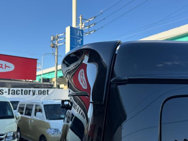 ハイエースバン スーパーＧＬ　ダークプライム　ディーゼル／フルエアロ／ローダウン／玄武／ショック／リアスポイラー／ＥＳＳＥＸ／ＥＷ－１８／ベッドキット／フローリングパネル／ヴァレンティ／シグマ／ＬＥＤテールランプ／インテリアパネル／中古ハイエース（49枚目）