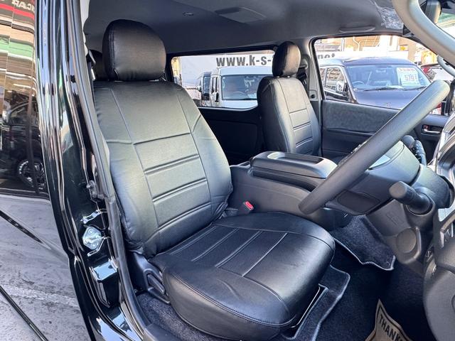 ハイエースワゴン ＧＬ　新車／ベッドキット／テーブル／シートアレンジ／フルフラット／新品１７ＡＷ／ゼロブレイク／４１５コブラスポイラー／ローダウン／ナスカータイヤ／間接照明／フローリング施工／新車ハイエースカスタム（13枚目）
