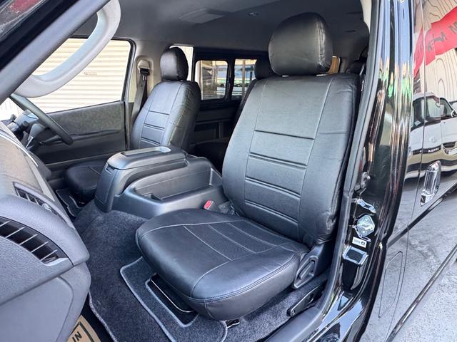 ハイエースワゴン ＧＬ　新車／ベッドキット／テーブル／シートアレンジ／フルフラット／新品１７ＡＷ／ゼロブレイク／４１５コブラスポイラー／ローダウン／ナスカータイヤ／間接照明／フローリング施工／新車ハイエースカスタム（14枚目）