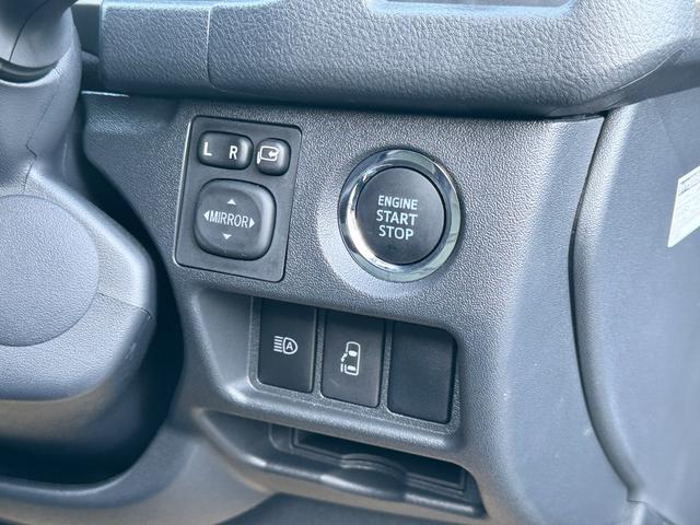 ハイエースワゴン ＧＬ　新車／ベッドキット／テーブル／シートアレンジ／フルフラット／新品１７ＡＷ／ゼロブレイク／４１５コブラスポイラー／ローダウン／ナスカータイヤ／間接照明／フローリング施工／新車ハイエースカスタム（22枚目）