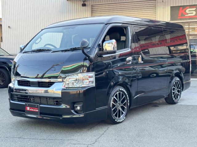 ハイエースワゴン ＧＬ　新車／ベッドキット／テーブル／シートアレンジ／フルフラット／新品１７ＡＷ／ゼロブレイク／４１５コブラスポイラー／ローダウン／ナスカータイヤ／間接照明／フローリング施工／新車ハイエースカスタム（34枚目）