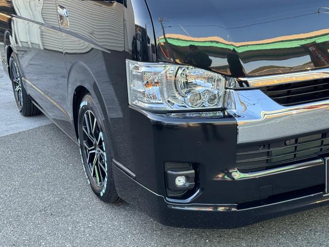 ハイエースワゴン ＧＬ　新車／ベッドキット／テーブル／シートアレンジ／フルフラット／新品１７ＡＷ／ゼロブレイク／４１５コブラスポイラー／ローダウン／ナスカータイヤ／間接照明／フローリング施工／新車ハイエースカスタム（39枚目）