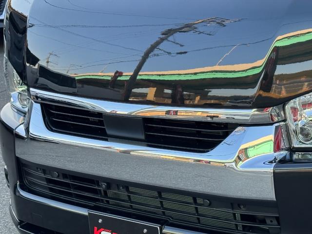 ハイエースワゴン ＧＬ　新車／ベッドキット／テーブル／シートアレンジ／フルフラット／新品１７ＡＷ／ゼロブレイク／４１５コブラスポイラー／ローダウン／ナスカータイヤ／間接照明／フローリング施工／新車ハイエースカスタム（42枚目）