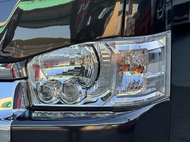 ハイエースワゴン ＧＬ　新車／ベッドキット／テーブル／シートアレンジ／フルフラット／新品１７ＡＷ／ゼロブレイク／４１５コブラスポイラー／ローダウン／ナスカータイヤ／間接照明／フローリング施工／新車ハイエースカスタム（43枚目）