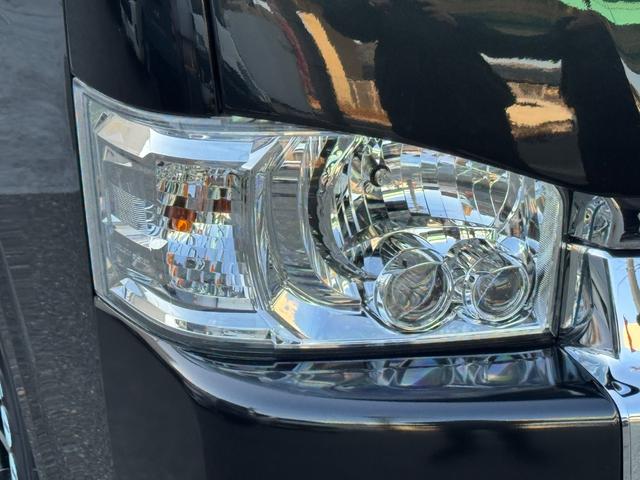 ハイエースワゴン ＧＬ　新車／ベッドキット／テーブル／シートアレンジ／フルフラット／新品１７ＡＷ／ゼロブレイク／４１５コブラスポイラー／ローダウン／ナスカータイヤ／間接照明／フローリング施工／新車ハイエースカスタム（44枚目）