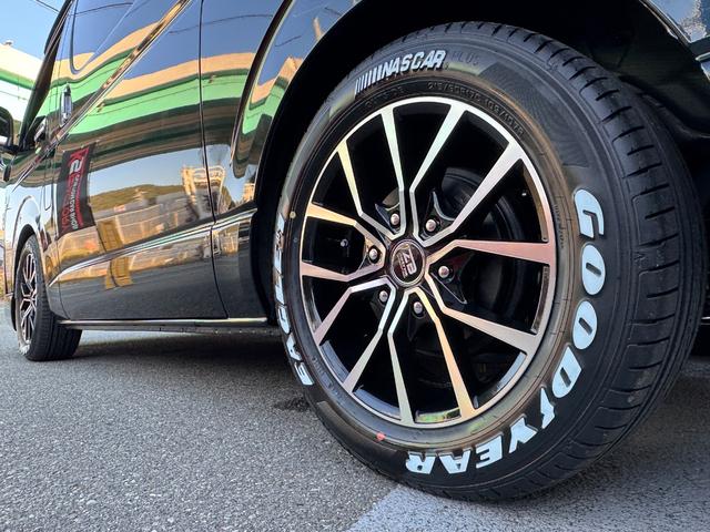 ハイエースワゴン ＧＬ　新車／ベッドキット／テーブル／シートアレンジ／フルフラット／新品１７ＡＷ／ゼロブレイク／４１５コブラスポイラー／ローダウン／ナスカータイヤ／間接照明／フローリング施工／新車ハイエースカスタム（48枚目）
