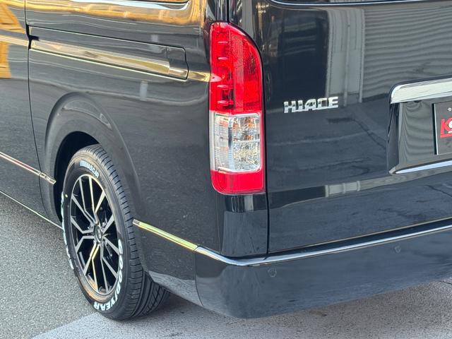 ハイエースワゴン ＧＬ　新車／ベッドキット／テーブル／シートアレンジ／フルフラット／新品１７ＡＷ／ゼロブレイク／４１５コブラスポイラー／ローダウン／ナスカータイヤ／間接照明／フローリング施工／新車ハイエースカスタム（50枚目）