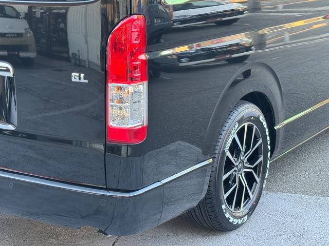 ハイエースワゴン ＧＬ　新車／ベッドキット／テーブル／シートアレンジ／フルフラット／新品１７ＡＷ／ゼロブレイク／４１５コブラスポイラー／ローダウン／ナスカータイヤ／間接照明／フローリング施工／新車ハイエースカスタム（51枚目）