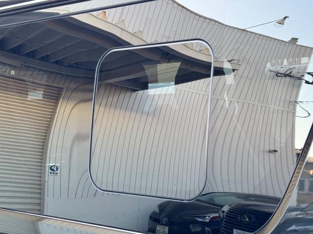 ハイエースワゴン ＧＬ　新車／ベッドキット／テーブル／シートアレンジ／フルフラット／新品１７ＡＷ／ゼロブレイク／４１５コブラスポイラー／ローダウン／ナスカータイヤ／間接照明／フローリング施工／新車ハイエースカスタム（55枚目）