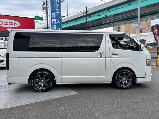 ハイエースバン スーパーGL ダークプライムII ディーゼル/ワンオーナー/バッドフェイス/ローダウン/CRSフロントスポイラー/GIBSONカミュラ/17AWナスカータイヤ/フローリング/LEDテールランプ/ETC/バックカメラ/ハイエースカスタム(15枚目)