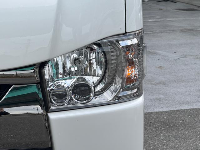 ハイエースバン スーパーGL ダークプライムII ディーゼル/ワンオーナー/バッドフェイス/ローダウン/CRSフロントスポイラー/GIBSONカミュラ/17AWナスカータイヤ/フローリング/LEDテールランプ/ETC/バックカメラ/ハイエースカスタム(29枚目)