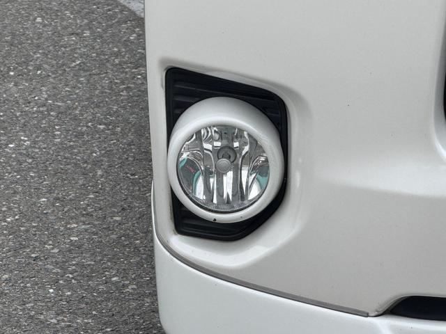 ハイエースバン スーパーGL ダークプライムII ディーゼル/ワンオーナー/バッドフェイス/ローダウン/CRSフロントスポイラー/GIBSONカミュラ/17AWナスカータイヤ/フローリング/LEDテールランプ/ETC/バックカメラ/ハイエースカスタム(30枚目)