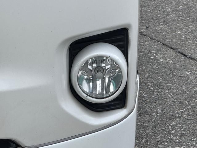 ハイエースバン スーパーGL ダークプライムII ディーゼル/ワンオーナー/バッドフェイス/ローダウン/CRSフロントスポイラー/GIBSONカミュラ/17AWナスカータイヤ/フローリング/LEDテールランプ/ETC/バックカメラ/ハイエースカスタム(31枚目)