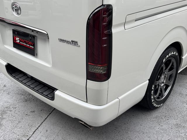 ハイエースバン スーパーGL ダークプライムII ディーゼル/ワンオーナー/バッドフェイス/ローダウン/CRSフロントスポイラー/GIBSONカミュラ/17AWナスカータイヤ/フローリング/LEDテールランプ/ETC/バックカメラ/ハイエースカスタム(39枚目)