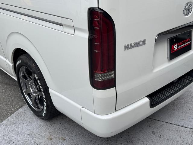 ハイエースバン スーパーGL ダークプライムII ディーゼル/ワンオーナー/バッドフェイス/ローダウン/CRSフロントスポイラー/GIBSONカミュラ/17AWナスカータイヤ/フローリング/LEDテールランプ/ETC/バックカメラ/ハイエースカスタム(40枚目)