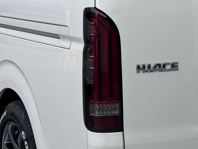 ハイエースバン スーパーGL ダークプライムII ディーゼル/ワンオーナー/バッドフェイス/ローダウン/CRSフロントスポイラー/GIBSONカミュラ/17AWナスカータイヤ/フローリング/LEDテールランプ/ETC/バックカメラ/ハイエースカスタム(42枚目)