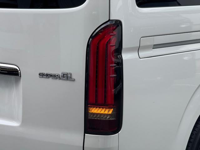ハイエースバン スーパーGL ダークプライムII ディーゼル/ワンオーナー/バッドフェイス/ローダウン/CRSフロントスポイラー/GIBSONカミュラ/17AWナスカータイヤ/フローリング/LEDテールランプ/ETC/バックカメラ/ハイエースカスタム(43枚目)