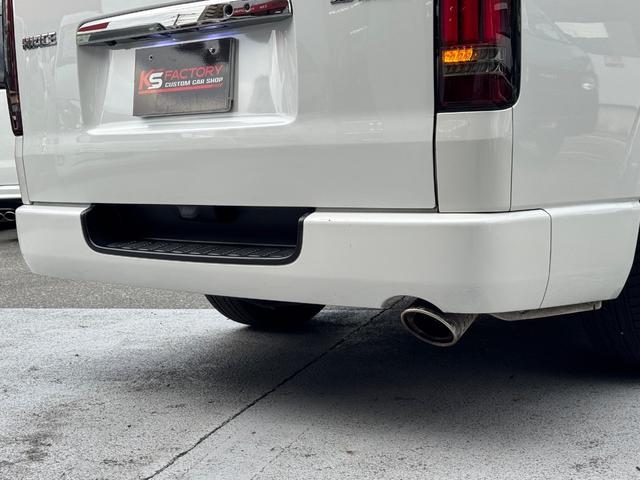 ハイエースバン スーパーGL ダークプライムII ディーゼル/ワンオーナー/バッドフェイス/ローダウン/CRSフロントスポイラー/GIBSONカミュラ/17AWナスカータイヤ/フローリング/LEDテールランプ/ETC/バックカメラ/ハイエースカスタム(49枚目)