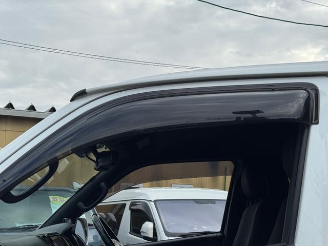 ハイエースバン スーパーGL ダークプライムII ディーゼル/ワンオーナー/バッドフェイス/ローダウン/CRSフロントスポイラー/GIBSONカミュラ/17AWナスカータイヤ/フローリング/LEDテールランプ/ETC/バックカメラ/ハイエースカスタム(51枚目)