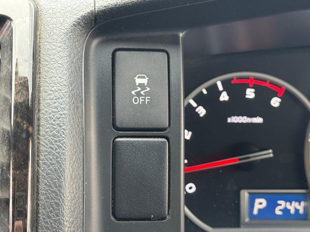 ハイエースバン スーパーGL ダークプライムII ディーゼル/ワンオーナー/バッドフェイス/ローダウン/CRSフロントスポイラー/GIBSONカミュラ/17AWナスカータイヤ/フローリング/LEDテールランプ/ETC/バックカメラ/ハイエースカスタム(59枚目)