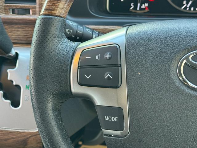 ハイエースワゴン GL ワンオーナー/ベッド/テーブル/床張り/特設ライトイエロー/バンパーガード/DEENコロラド/16AW/TOYOオープンカントリーRT/フリップダウンモニター/全方位カメラ/中古ハイエースカスタム(19枚目)