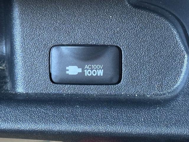 ハイエースワゴン GL ワンオーナー/ベッド/テーブル/床張り/特設ライトイエロー/バンパーガード/DEENコロラド/16AW/TOYOオープンカントリーRT/フリップダウンモニター/全方位カメラ/中古ハイエースカスタム(33枚目)