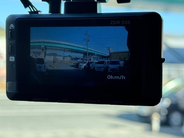 ハイエースワゴン GL ワンオーナー/ベッド/テーブル/床張り/特設ライトイエロー/バンパーガード/DEENコロラド/16AW/TOYOオープンカントリーRT/フリップダウンモニター/全方位カメラ/中古ハイエースカスタム(35枚目)