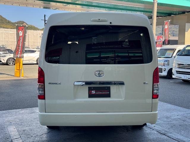 ハイエースワゴン GL ワンオーナー/ベッド/テーブル/床張り/特設ライトイエロー/バンパーガード/DEENコロラド/16AW/TOYOオープンカントリーRT/フリップダウンモニター/全方位カメラ/中古ハイエースカスタム(47枚目)