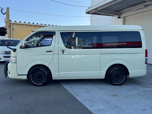 ハイエースワゴン GL ワンオーナー/ベッド/テーブル/床張り/特設ライトイエロー/バンパーガード/DEENコロラド/16AW/TOYOオープンカントリーRT/フリップダウンモニター/全方位カメラ/中古ハイエースカスタム(49枚目)