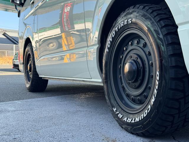 ハイエースワゴン GL ワンオーナー/ベッド/テーブル/床張り/特設ライトイエロー/バンパーガード/DEENコロラド/16AW/TOYOオープンカントリーRT/フリップダウンモニター/全方位カメラ/中古ハイエースカスタム(51枚目)