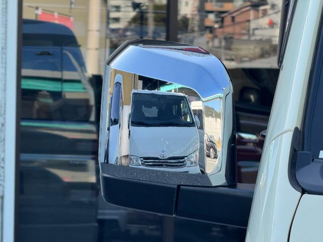 ハイエースワゴン GL ワンオーナー/ベッド/テーブル/床張り/特設ライトイエロー/バンパーガード/DEENコロラド/16AW/TOYOオープンカントリーRT/フリップダウンモニター/全方位カメラ/中古ハイエースカスタム(65枚目)