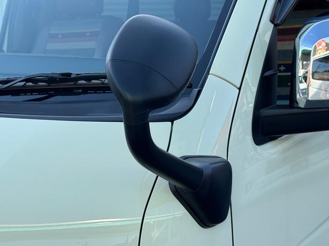 ハイエースワゴン GL ワンオーナー/ベッド/テーブル/床張り/特設ライトイエロー/バンパーガード/DEENコロラド/16AW/TOYOオープンカントリーRT/フリップダウンモニター/全方位カメラ/中古ハイエースカスタム(67枚目)