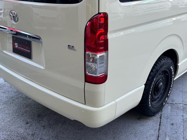 ハイエースワゴン GL ワンオーナー/ベッド/テーブル/床張り/特設ライトイエロー/バンパーガード/DEENコロラド/16AW/TOYOオープンカントリーRT/フリップダウンモニター/全方位カメラ/中古ハイエースカスタム(68枚目)