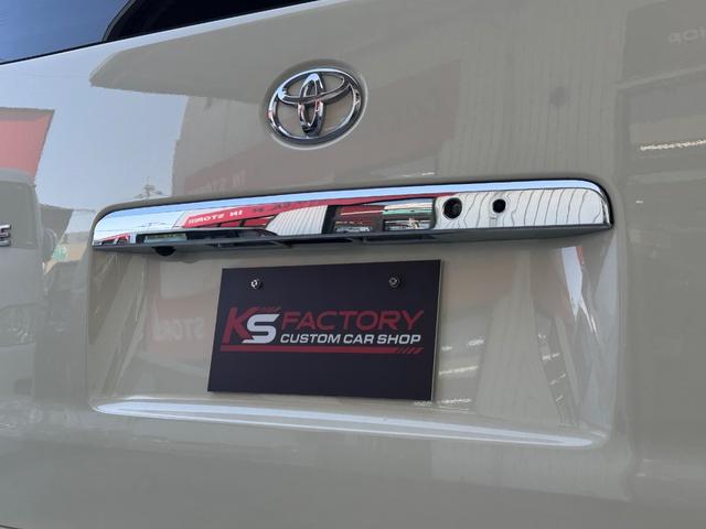 ハイエースワゴン GL ワンオーナー/ベッド/テーブル/床張り/特設ライトイエロー/バンパーガード/DEENコロラド/16AW/TOYOオープンカントリーRT/フリップダウンモニター/全方位カメラ/中古ハイエースカスタム(73枚目)