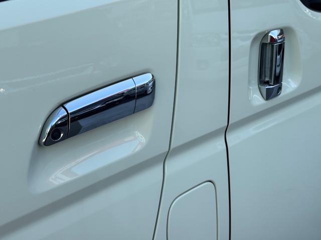 ハイエースワゴン GL ワンオーナー/ベッド/テーブル/床張り/特設ライトイエロー/バンパーガード/DEENコロラド/16AW/TOYOオープンカントリーRT/フリップダウンモニター/全方位カメラ/中古ハイエースカスタム(76枚目)