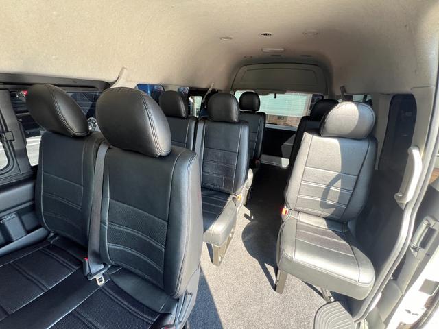 ハイエースコミューター スーパーロングＧＬ　未登録新車／ディーゼルターボ／１０人乗り３ナンバー構構造更済／１１インチディスプレイオーディオ／ＥＴＣ／前後カメラドラレコ／シートカバー／ローダウン／１６ＡＷ／フロントスポイラー／ＬＥＤテール／ＴＳＳ（10枚目）