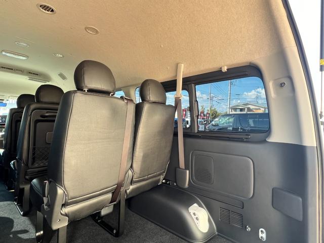 ハイエースコミューター スーパーロングＧＬ　未登録新車／ディーゼルターボ／１０人乗り３ナンバー構構造更済／１１インチディスプレイオーディオ／ＥＴＣ／前後カメラドラレコ／シートカバー／ローダウン／１６ＡＷ／フロントスポイラー／ＬＥＤテール／ＴＳＳ（18枚目）