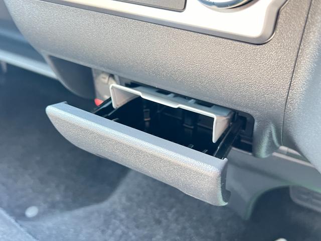 ハイエースコミューター スーパーロングＧＬ　未登録新車／ディーゼルターボ／１０人乗り３ナンバー構構造更済／１１インチディスプレイオーディオ／ＥＴＣ／前後カメラドラレコ／シートカバー／ローダウン／１６ＡＷ／フロントスポイラー／ＬＥＤテール／ＴＳＳ（23枚目）