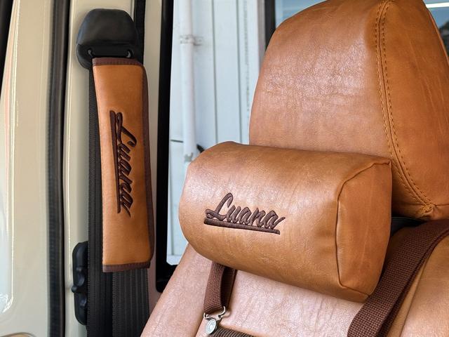 タウンエースバン GL 新車/Luana/スムースグレー/ツートンペイント/ベッドキット/床パネル/コーデュロイシートカバー/ウッドパネル/ナビ/ETC/バックカメラ/テーブル/キャンプ仕様/タウンエースカスタム/車中泊仕様(5枚目)