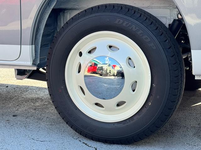 タウンエースバン GL 新車/Luana/スムースグレー/ツートンペイント/ベッドキット/床パネル/コーデュロイシートカバー/ウッドパネル/ナビ/ETC/バックカメラ/テーブル/キャンプ仕様/タウンエースカスタム/車中泊仕様(37枚目)