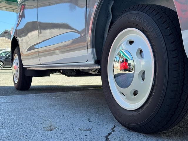 タウンエースバン GL 新車/Luana/スムースグレー/ツートンペイント/ベッドキット/床パネル/コーデュロイシートカバー/ウッドパネル/ナビ/ETC/バックカメラ/テーブル/キャンプ仕様/タウンエースカスタム/車中泊仕様(38枚目)