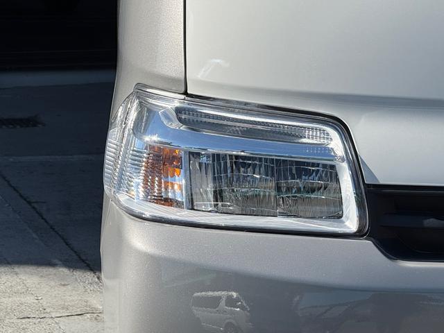 タウンエースバン GL 新車/Luana/スムースグレー/ツートンペイント/ベッドキット/床パネル/コーデュロイシートカバー/ウッドパネル/ナビ/ETC/バックカメラ/テーブル/キャンプ仕様/タウンエースカスタム/車中泊仕様(48枚目)