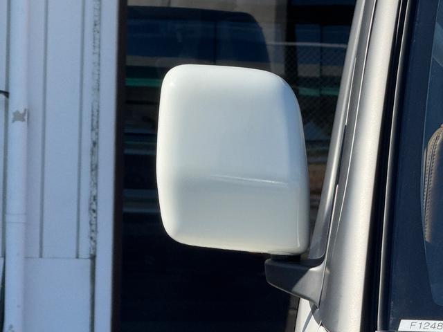 タウンエースバン GL 新車/Luana/スムースグレー/ツートンペイント/ベッドキット/床パネル/コーデュロイシートカバー/ウッドパネル/ナビ/ETC/バックカメラ/テーブル/キャンプ仕様/タウンエースカスタム/車中泊仕様(52枚目)