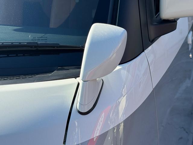 タウンエースバン GL 新車/Luana/スムースグレー/ツートンペイント/ベッドキット/床パネル/コーデュロイシートカバー/ウッドパネル/ナビ/ETC/バックカメラ/テーブル/キャンプ仕様/タウンエースカスタム/車中泊仕様(54枚目)