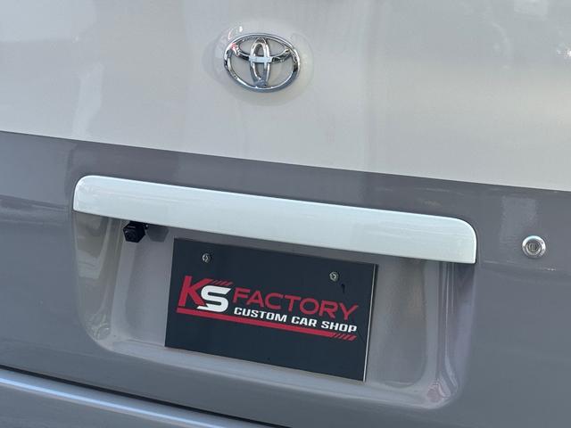 タウンエースバン GL 新車/Luana/スムースグレー/ツートンペイント/ベッドキット/床パネル/コーデュロイシートカバー/ウッドパネル/ナビ/ETC/バックカメラ/テーブル/キャンプ仕様/タウンエースカスタム/車中泊仕様(56枚目)